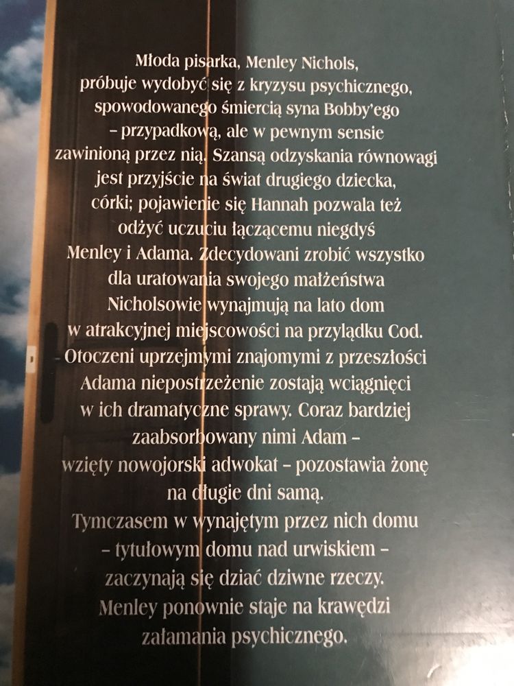 Dom nad urwiskiem - Mary Higgins Clark.