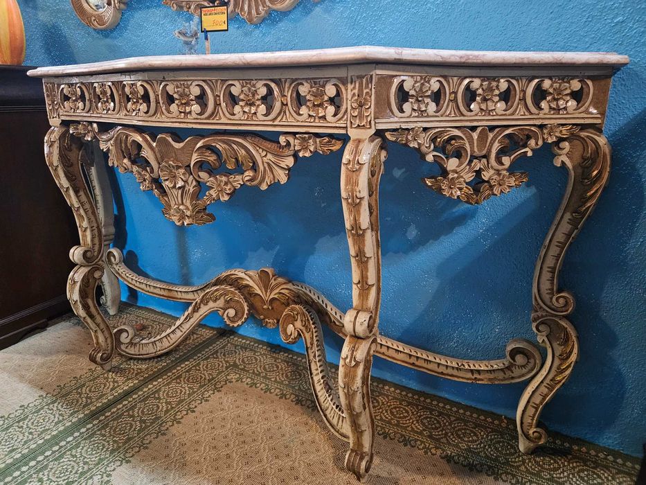 Conjunto de lindíssima consola em madeira com tampo em pedra mai