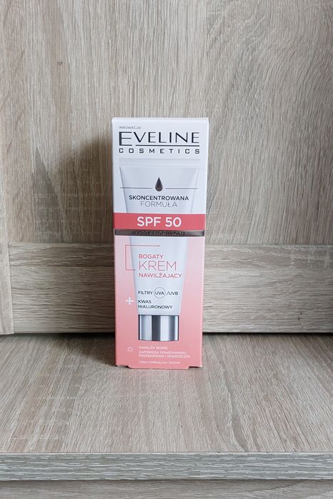 Eveline bogaty krem nawilżający Spf 50 Nowy