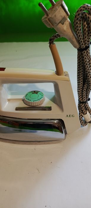 Kolekcjonerskie żelazko AEG w pięknym stanie.