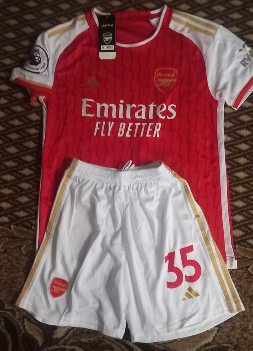 Футбольна форма ФК,,Арсенал"