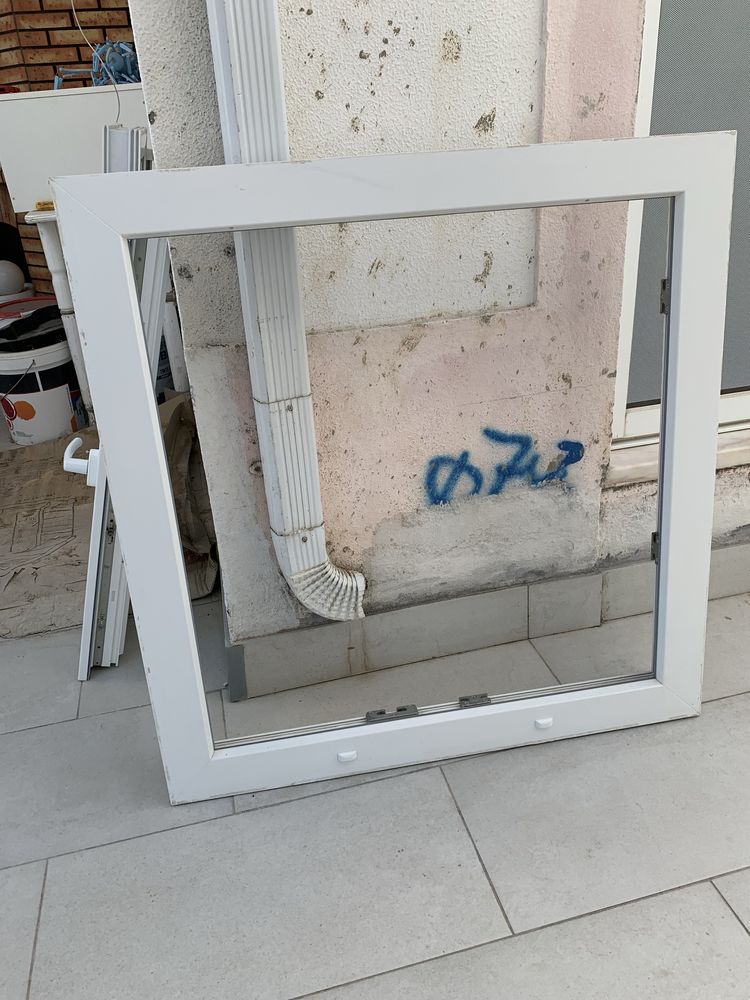 Janela PVC marca REHAU