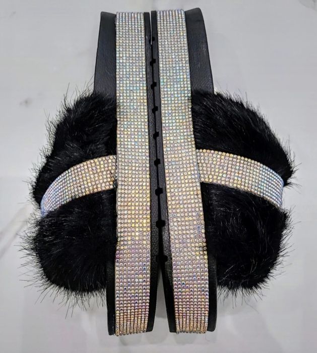 Cudowne, nowe klapki z cyrkoniami i futerkiem eko