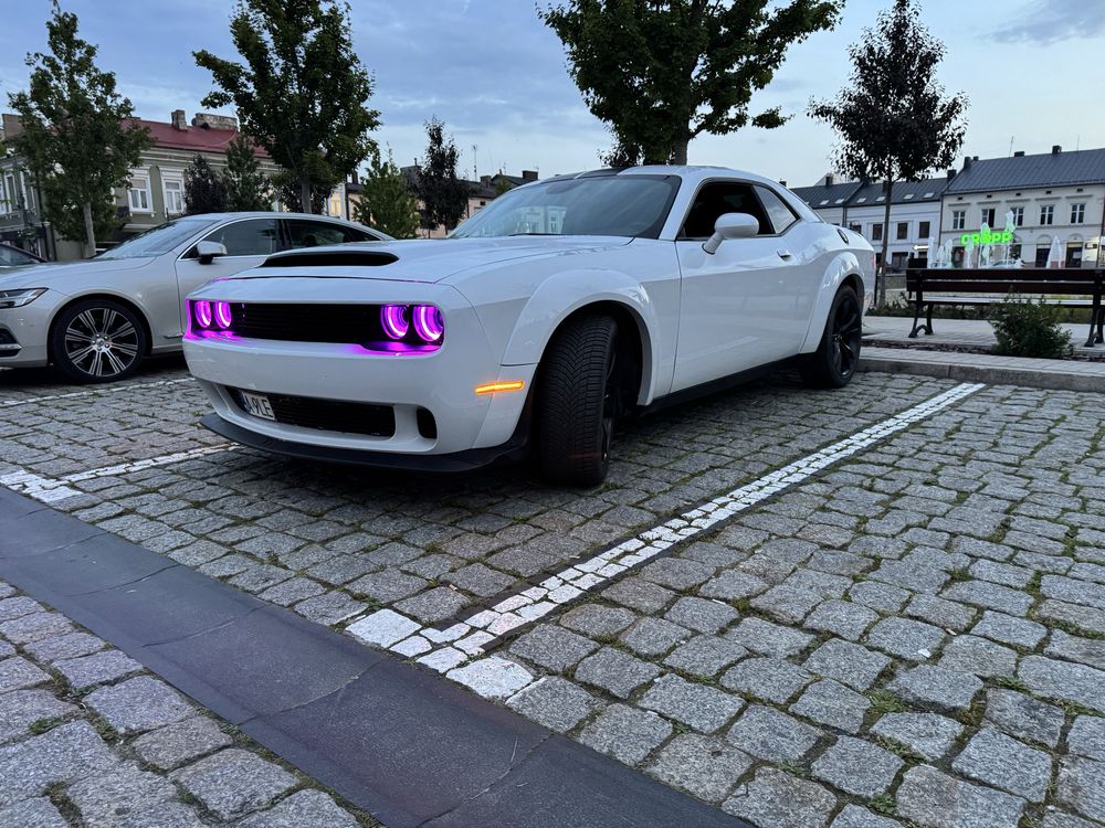Dodge challenger 5.7 hemi