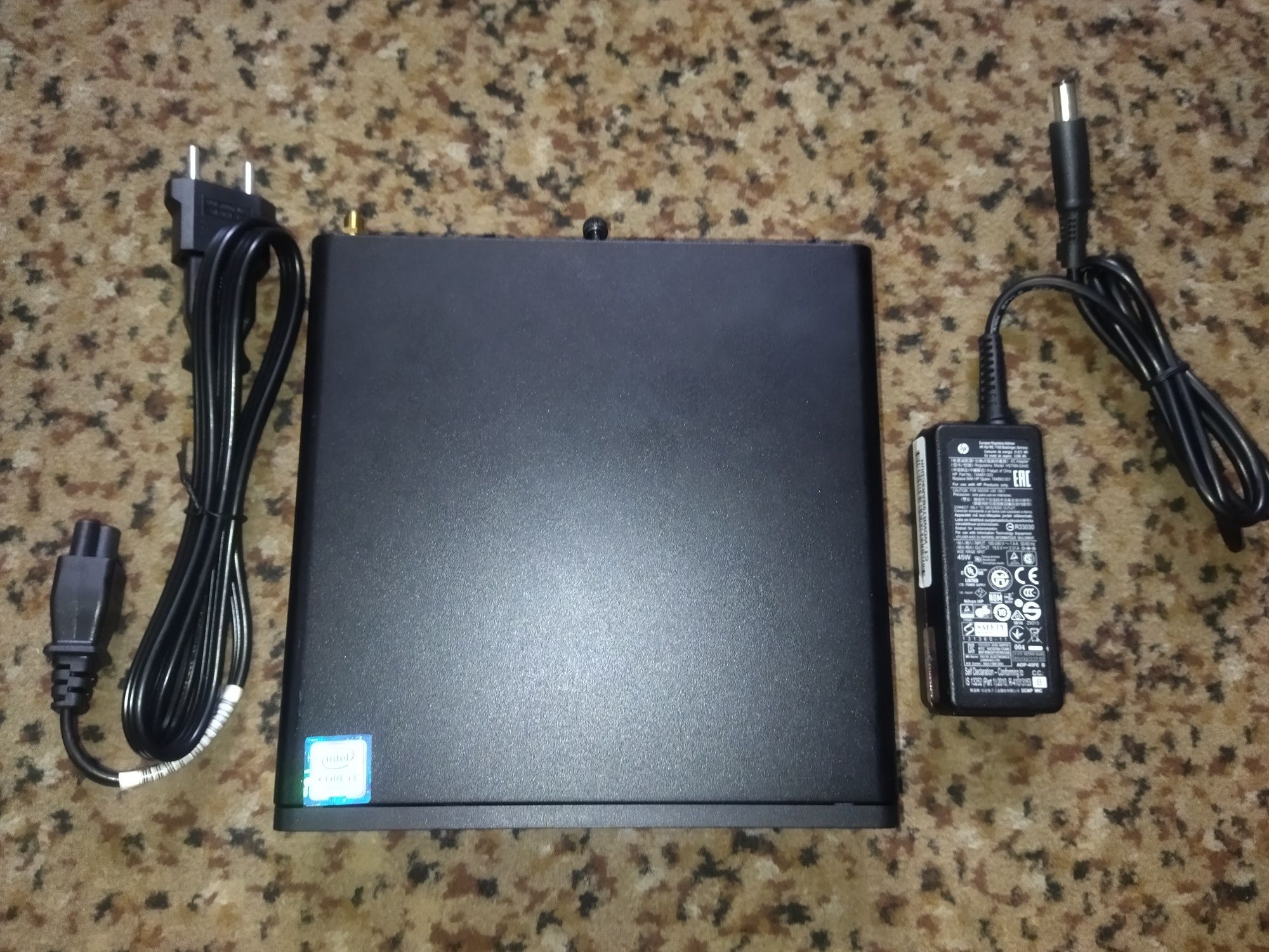 Mini PC i3-7100t.HP 400 g3.DDR4 8gb,HDD 500gb.WiFi Bluetooth.Windows10
