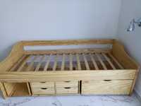Łóżko z szufladami i stolikiem nocnym. Lite drewno.