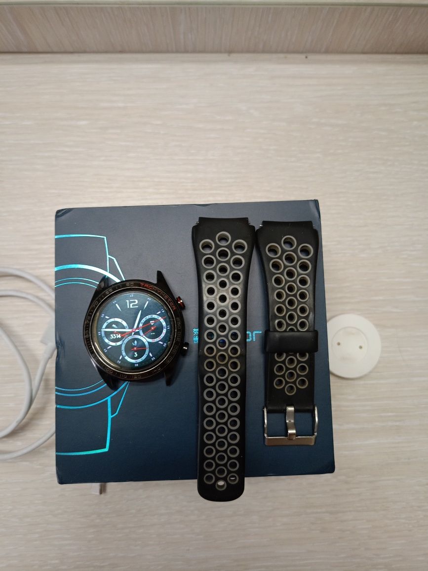 Смарт часы honor watch magic