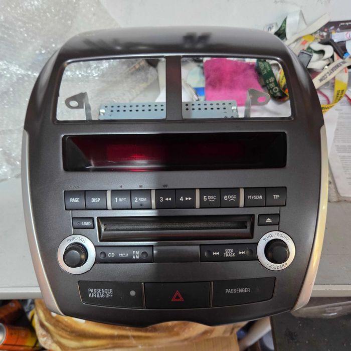 Radioodtwarzacz + ramka MITSUBISHI ASX radio oryginalne 100% sprawne