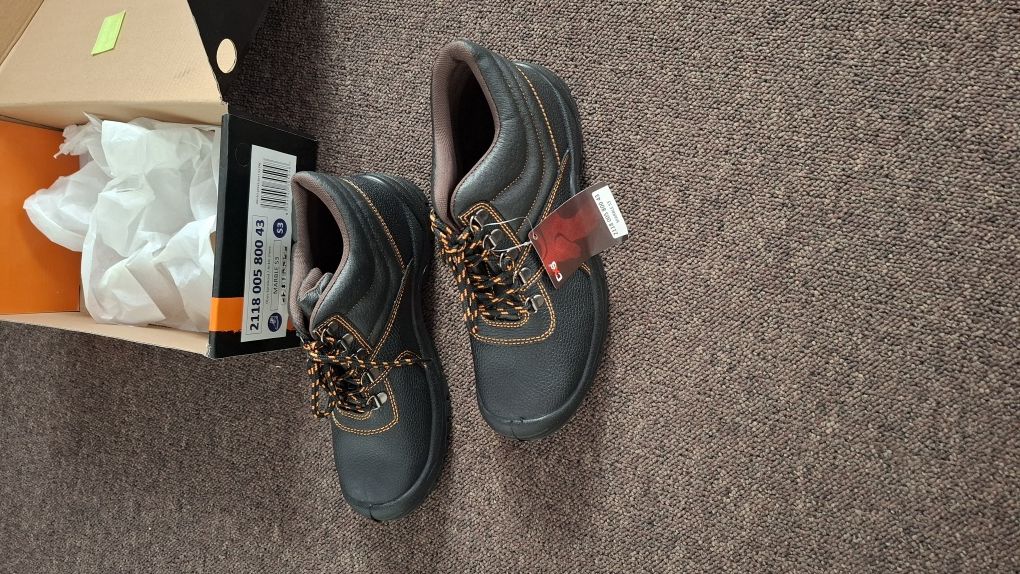 Buty robocze nowe rozmiar 43