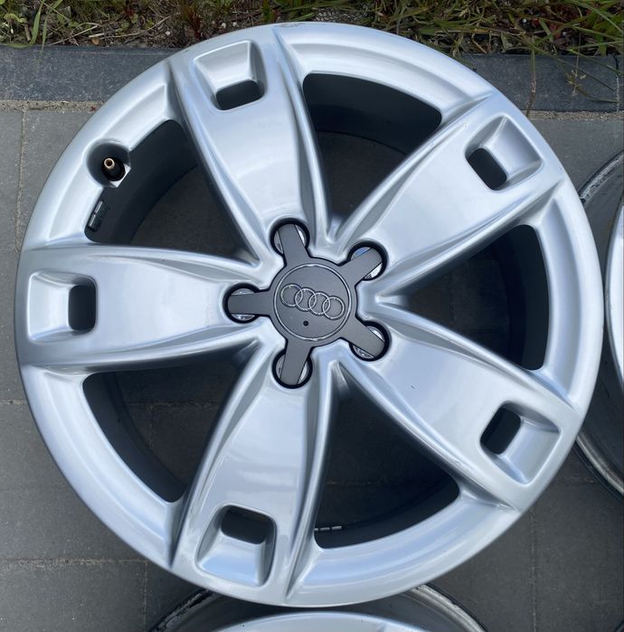 Felgi aluminiowe 6Jx17 ET 48 Audi A3 8P 8V 5x112 Oryginał
