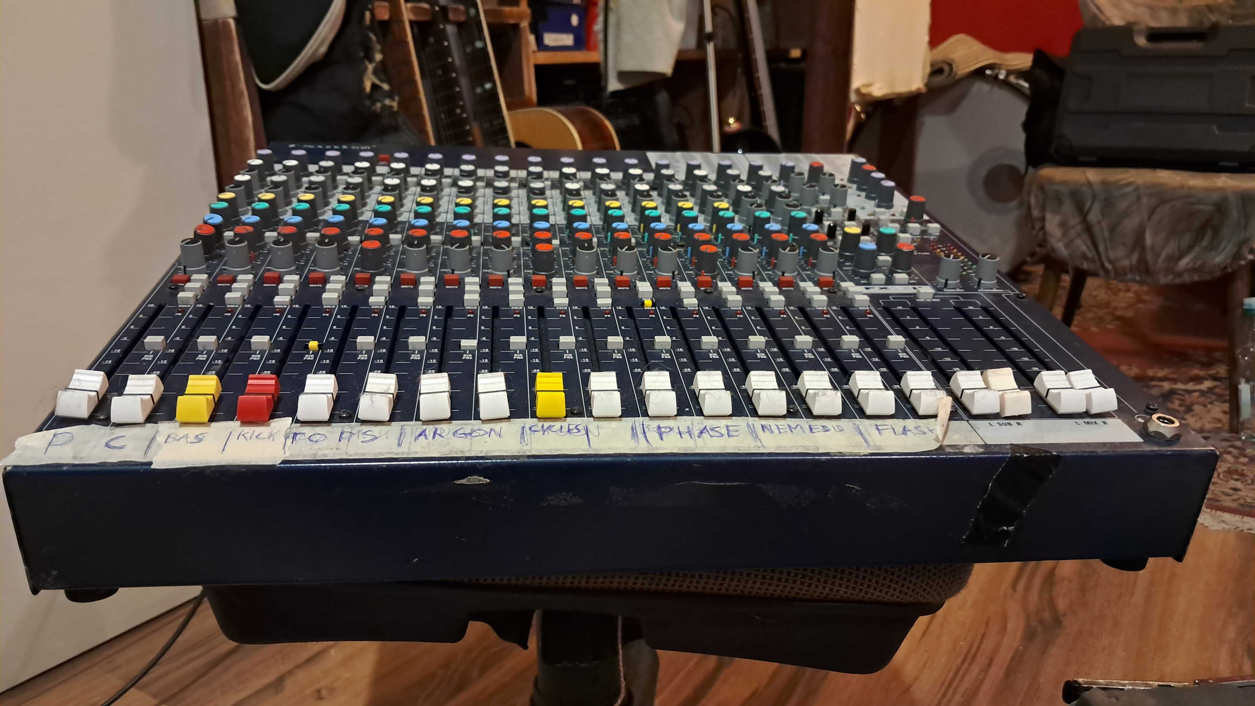 Soundcraft FX16II mikser analogowy z efektami