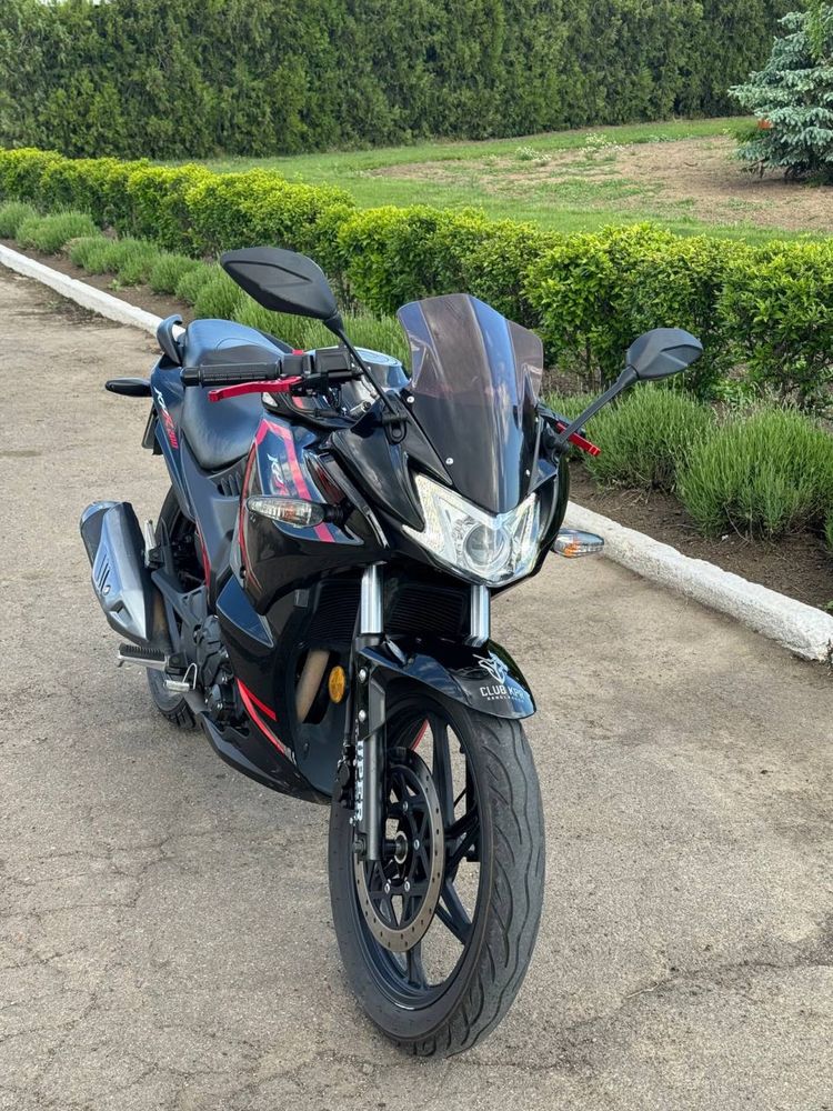 Продам мотоцикл Lifan kpr 200