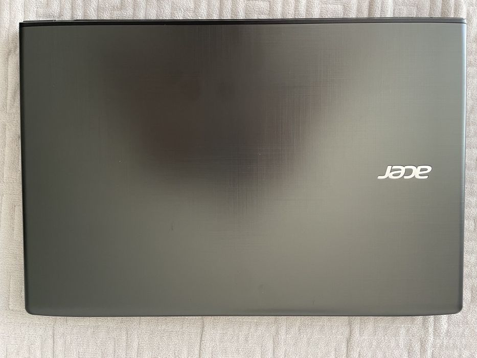 Acer Aspire E15 i5-8250U / GeForce MX130 / 8GB RAM / 1000GB HDD / Full