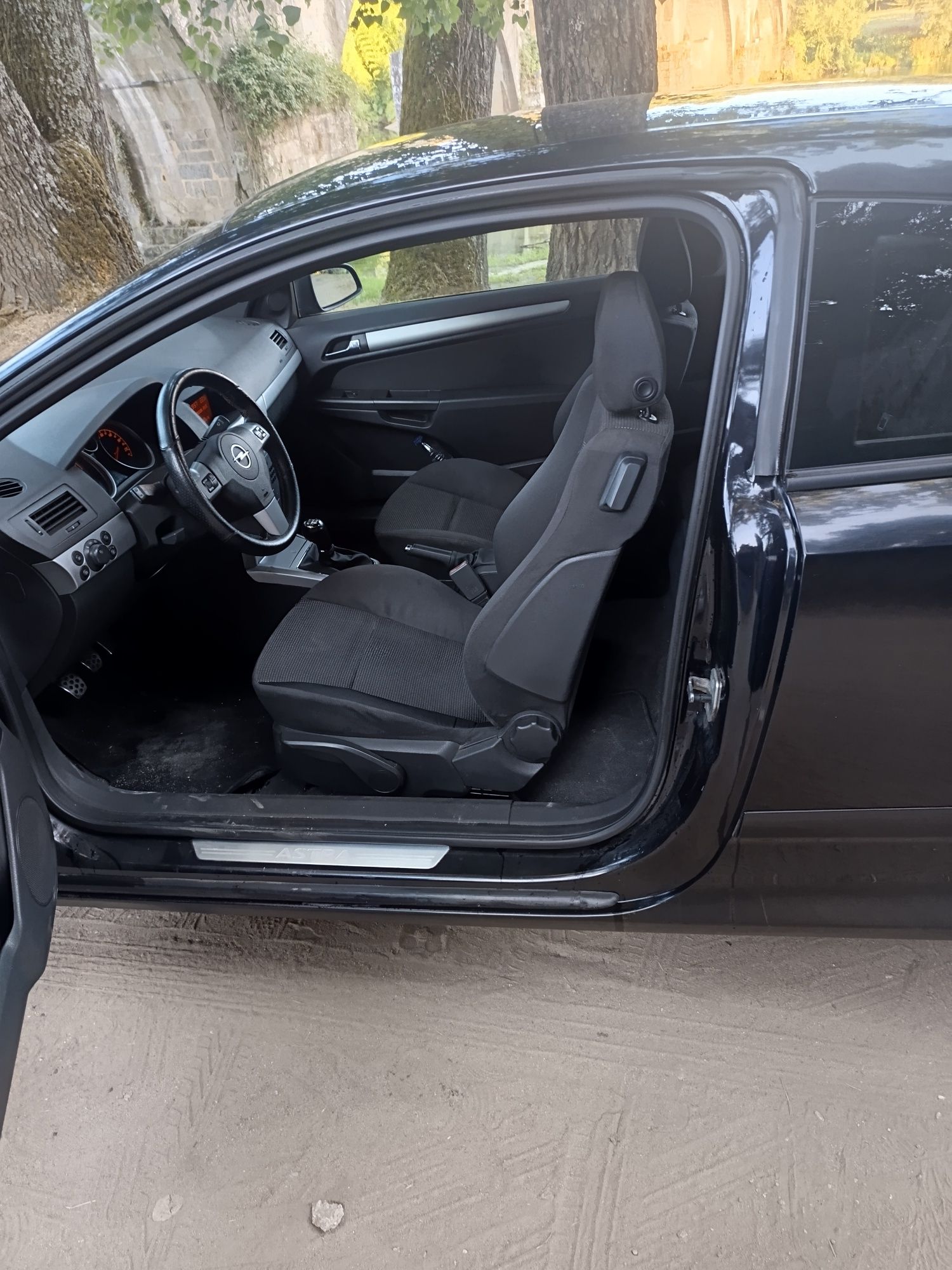 Opel Astra GTC H 1.7 125cv (148000klm)