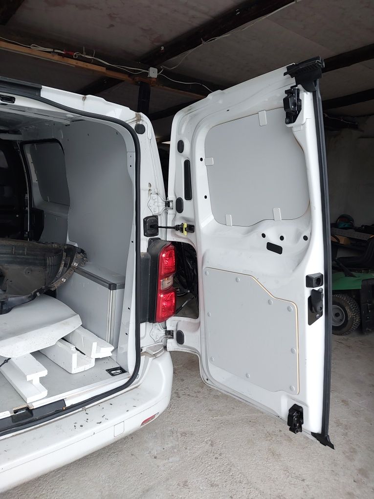 Drzwi tyle Peugeot expert III Kod.lakieru EPR