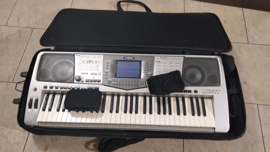 Keyboard Yamaha psr2000