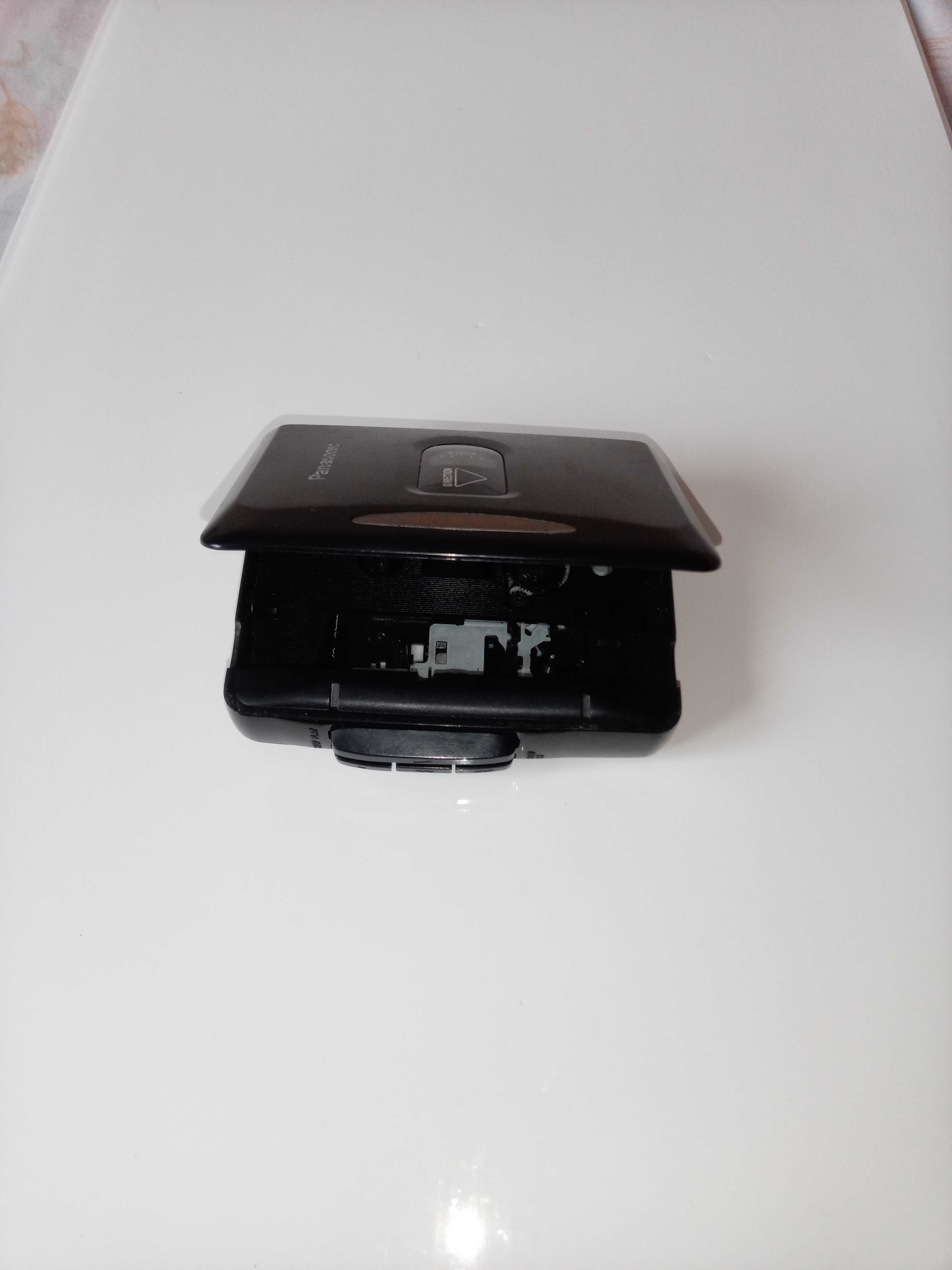Кассетный аудиоплеер PANASONIC RQ-P40.