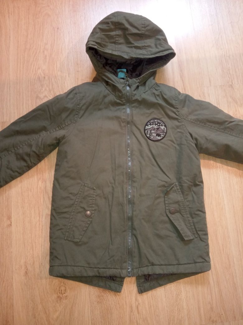 Parka wiosenna 128. Super stan. Kolor Khaki.