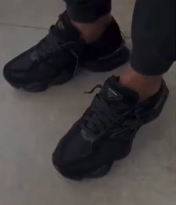 New balance czarne 9060