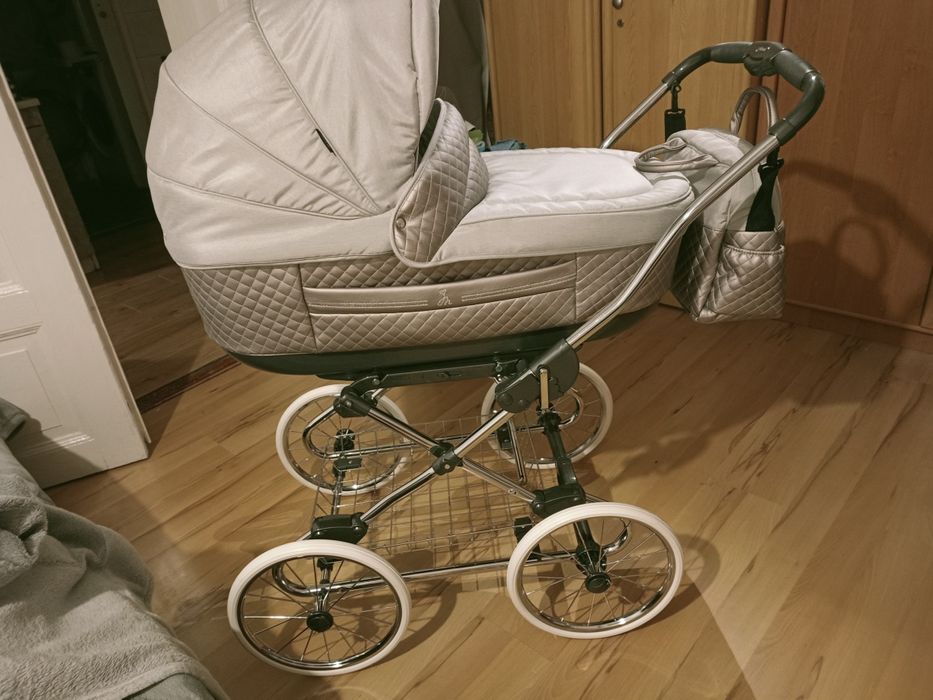 Wózek głęboki i spacerowy Roan Marita