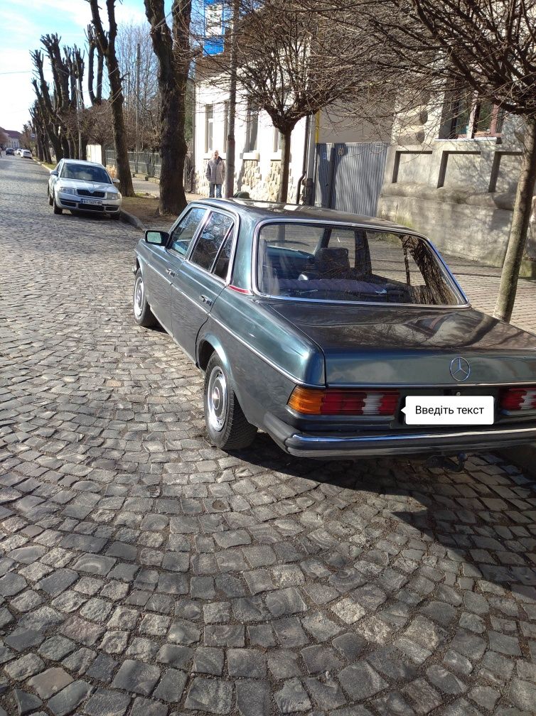 W123 Mercedes Benz 2.4 d.