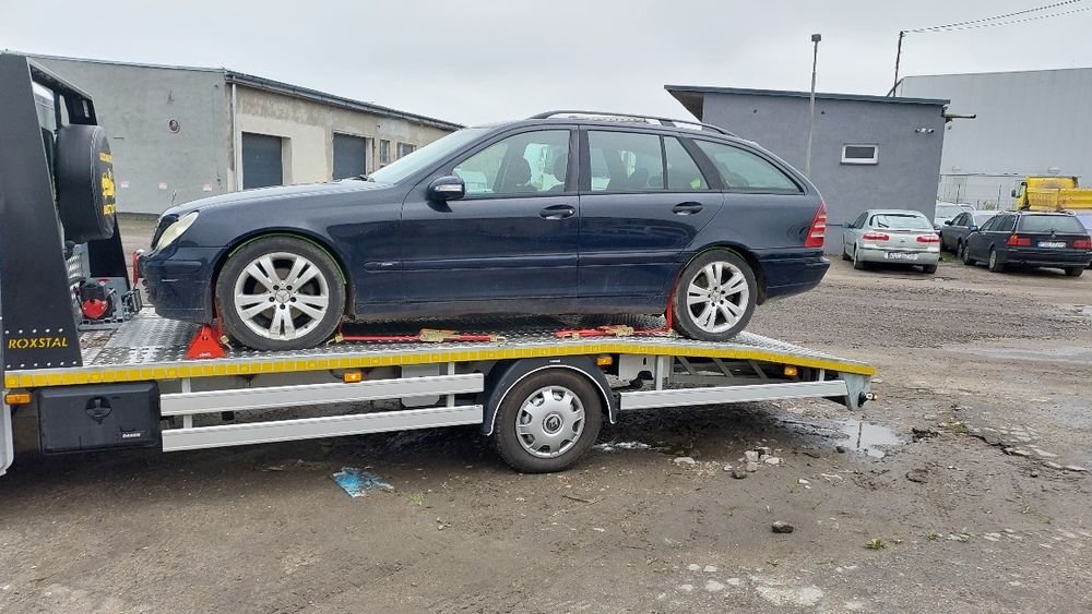 Autolaweta Laweta Autopomoc Transport Przewóz Pojazdów