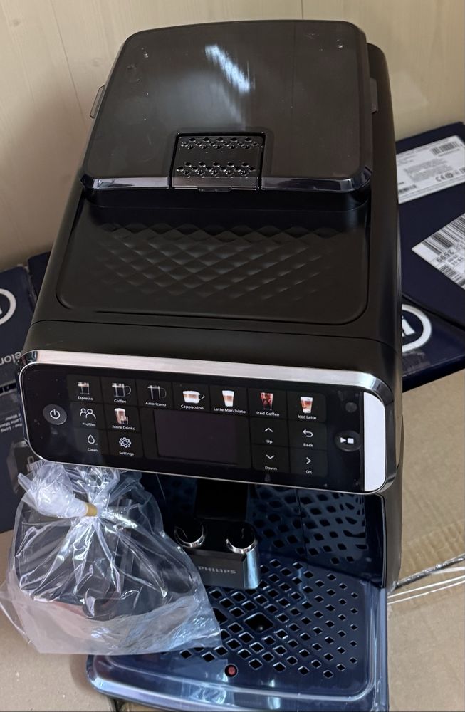 Срочно!!! Продам кофемашину Philips Late Go 5500!!! Нова