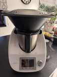 Thermomix  TM5 lekko uszkodzony, działający