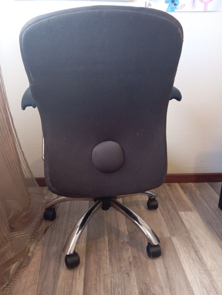 Cadeira de escritório para restauro