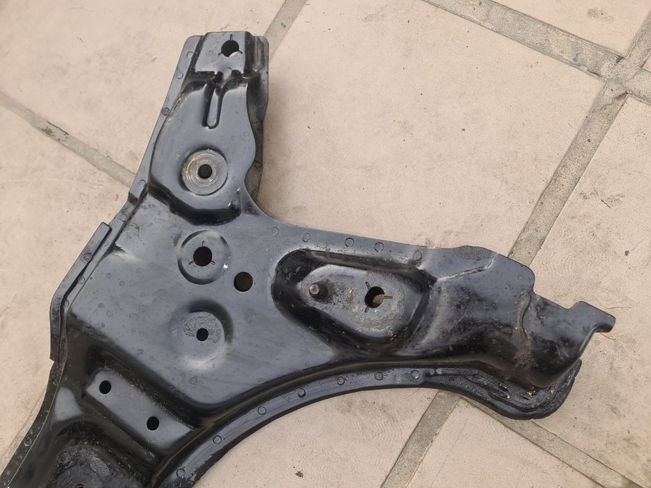 Продам балка передняя сузуки лиана 2005гв