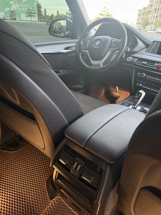 Продаю свій автомобіль .