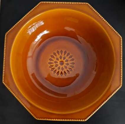 Saladeira e 2 pratos grandes em faiança SECLA, serviço motivo Madrid