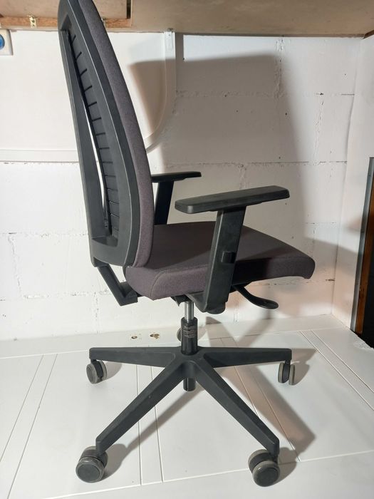 Fotel Biurowy Navigo Nowy Styl Bardzo Wygodny Pełna Regulacja