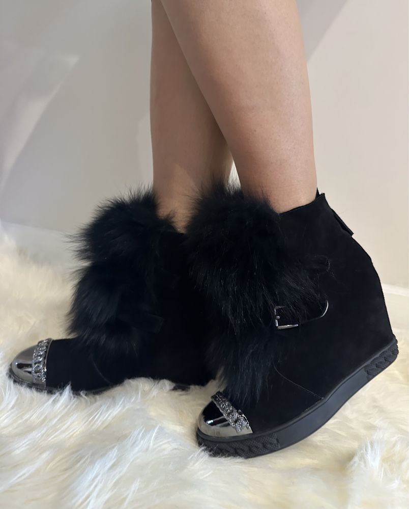 Buty na koturnie casadei z futerkiem 39