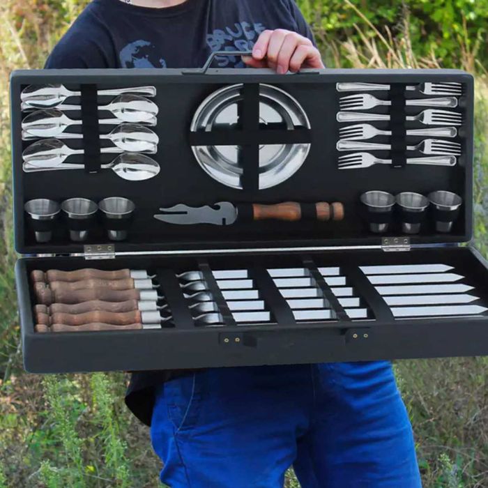 Для грилю мангального відпочинку в кейсі шампури з нержавійки і посуд