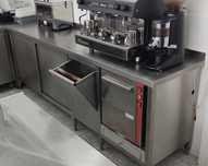 Mesa INOX. Móveis para balcão de bar.