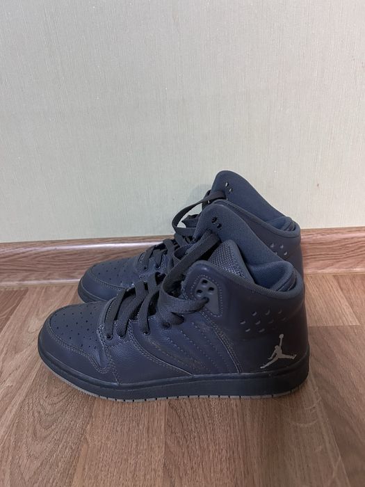 Кросівки Jordan в гарному стані