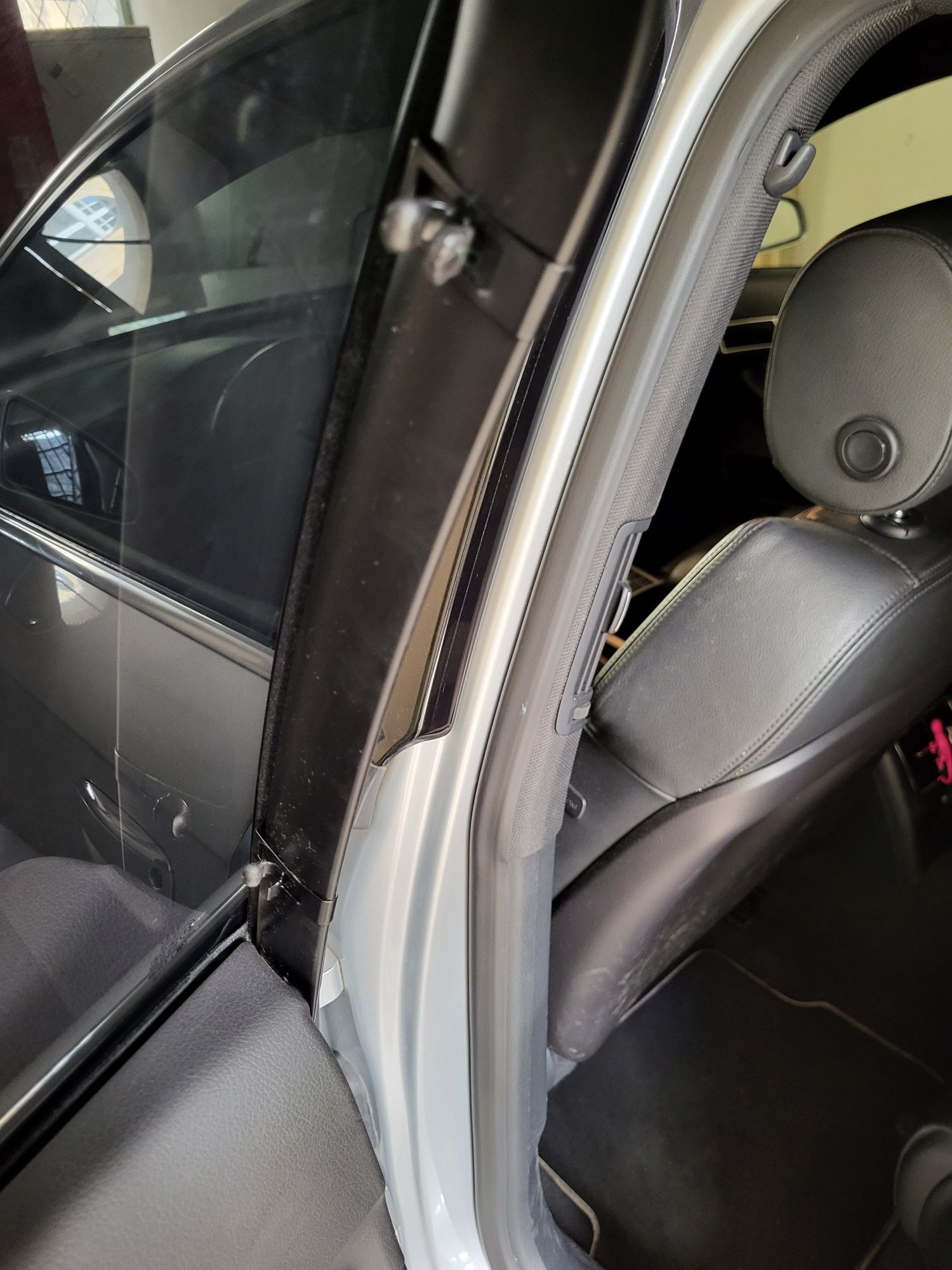 Orginalne  siatki na szyby audi  a6c6  tylne drzwi