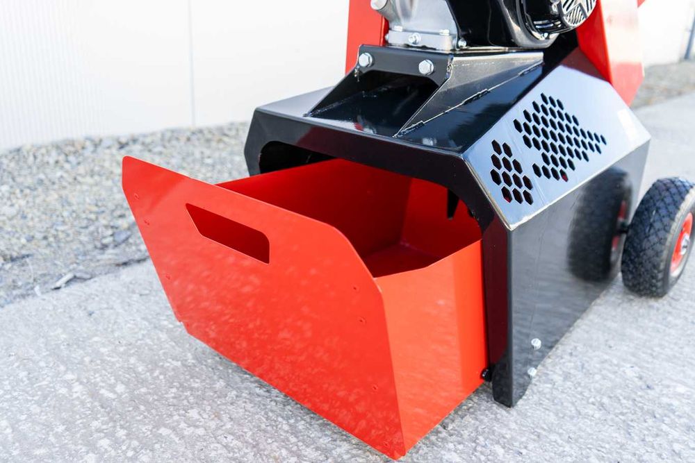 Rozdrabniacz spalinowy REMET RS-60 === rębak do gałęzi ogrodowy