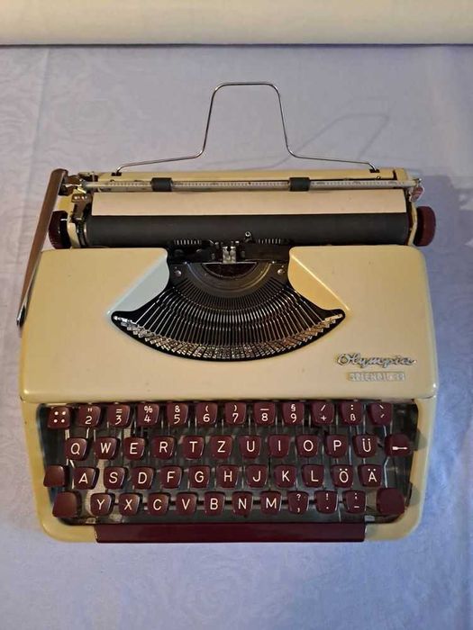 Печатная дорожная машинка Olimpia SPLENDID 33