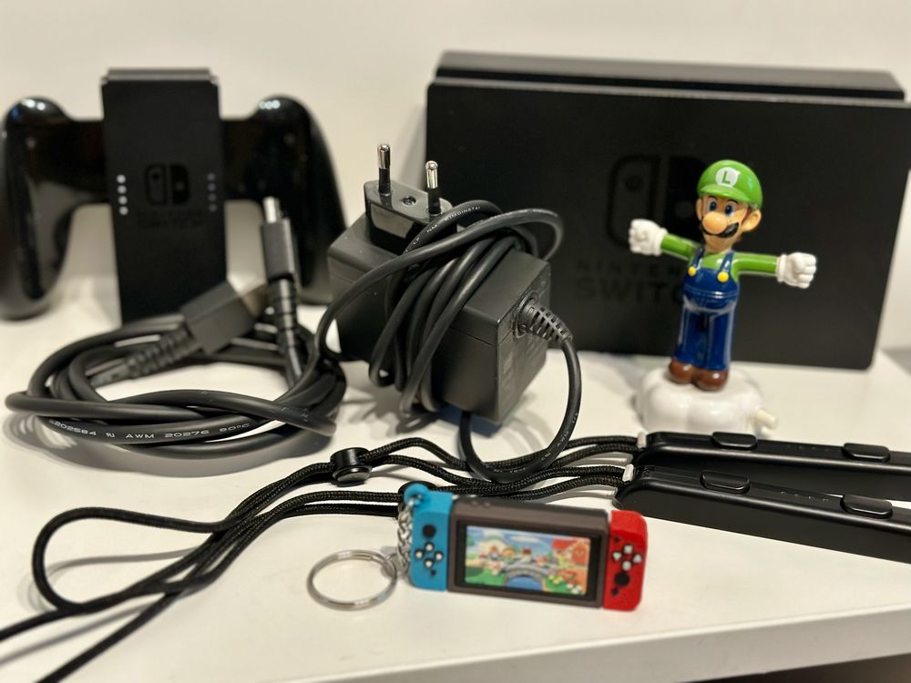 Nintendo Switch Jak nowe z grą i kontrol pro firmy cobra