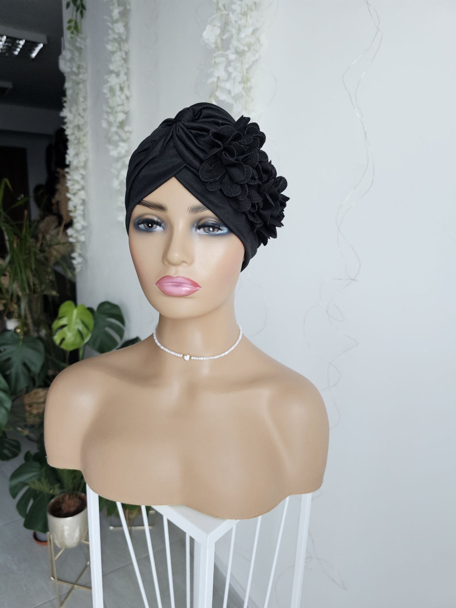 Ozdobny turban czepek czapka Ala czarny nakrycie głowy podczas leczeni