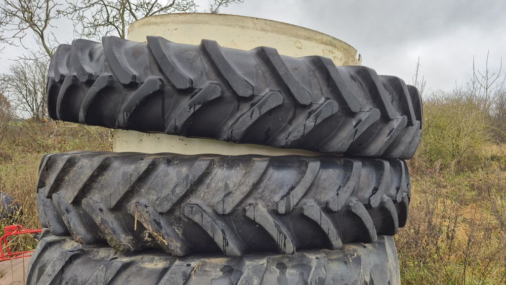 Opona 13.6 R - 48 ALLIANCE