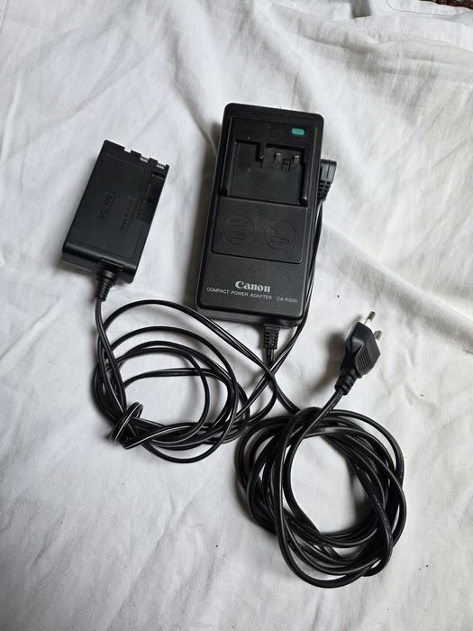 Зарядное Canon CA-R300E