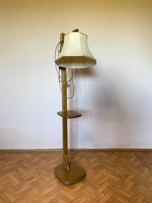 Lampa stojąca podłogowa