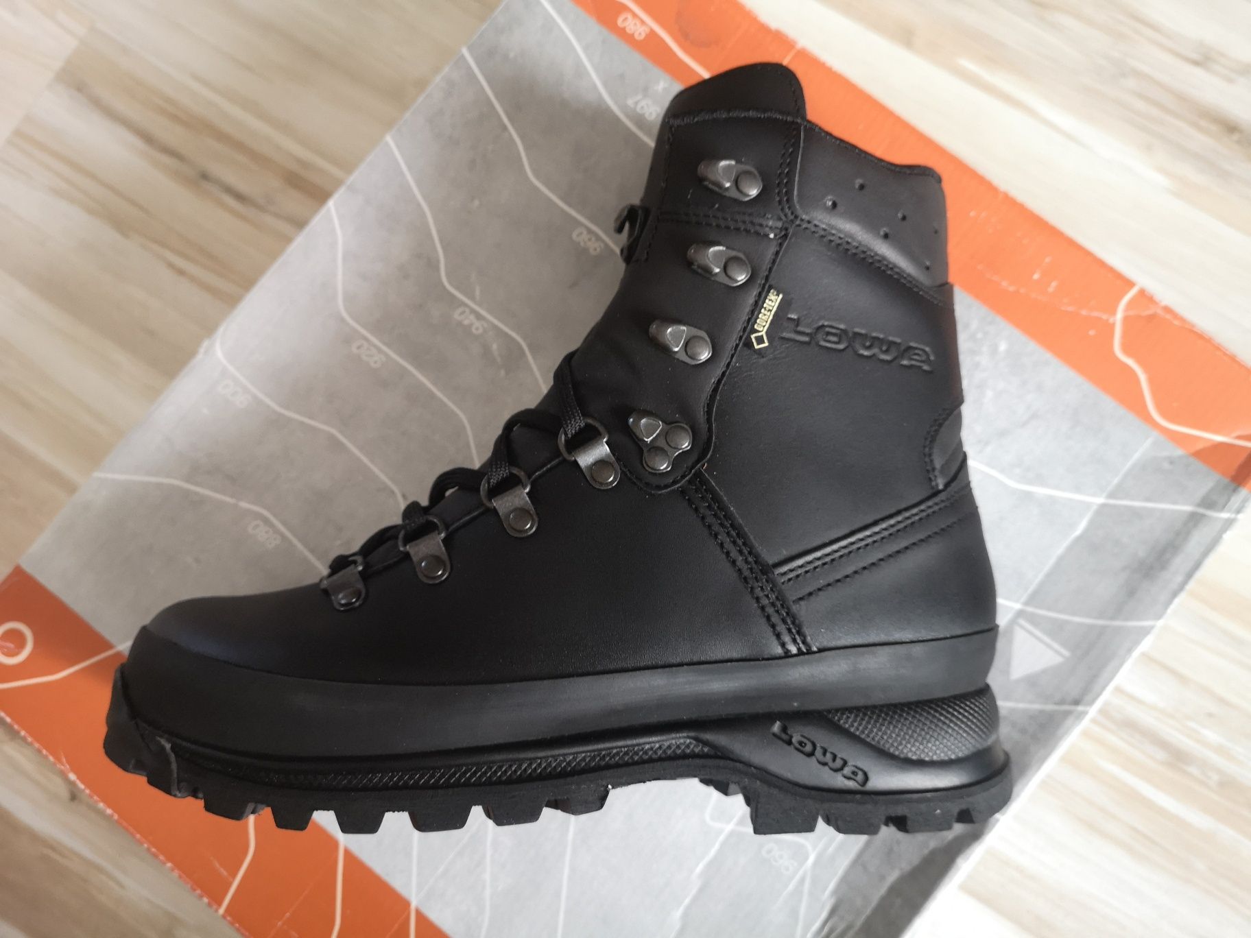 LOWA Mountain Boot GTX r.41