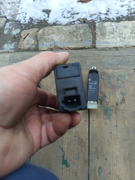 Моторчик склоочисника,моторчикі центральних замків.