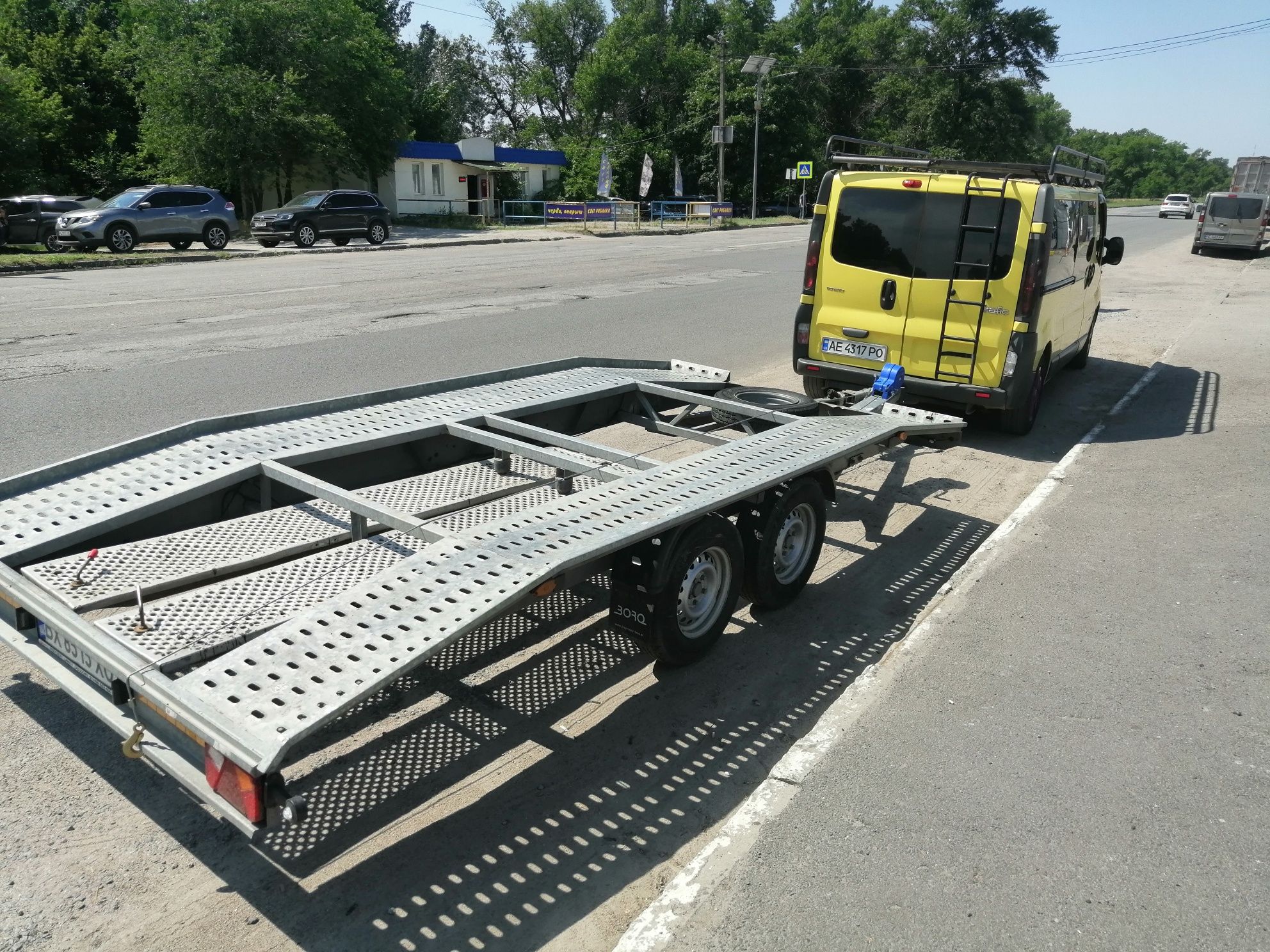 Пасажирські перевезення, вантажні перевезення, лавет, эвакуатор.