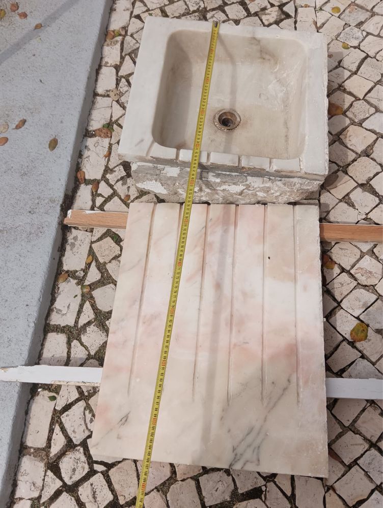 Lava loiça em mármore