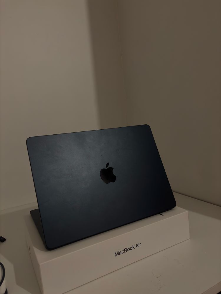 macbook air M3 16GB